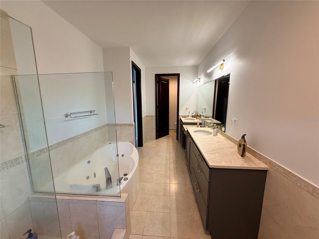 Image 22 of property listing at Alambra ALAMBRA STREET 76, Guaynabo, PR 00971