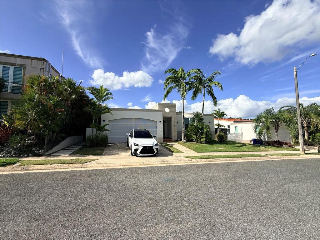 Image 26 of property listing at Alambra ALAMBRA STREET 76, Guaynabo, PR 00971