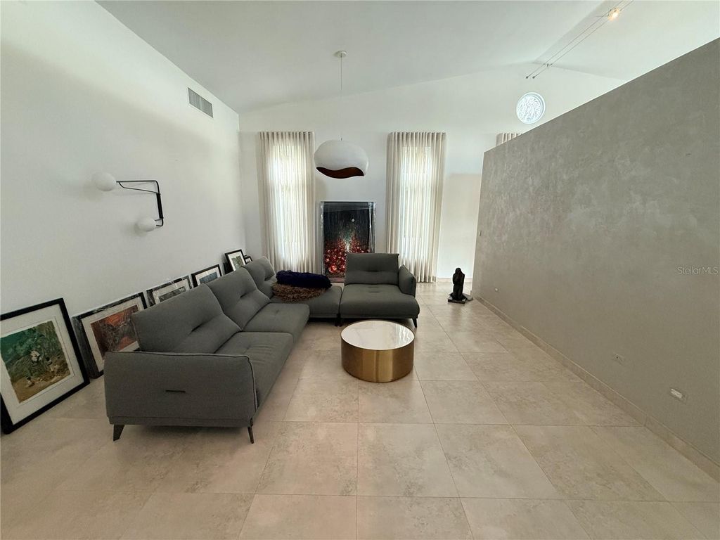 Image 4 of property listing at Alambra ALAMBRA STREET 76, Guaynabo, PR 00971
