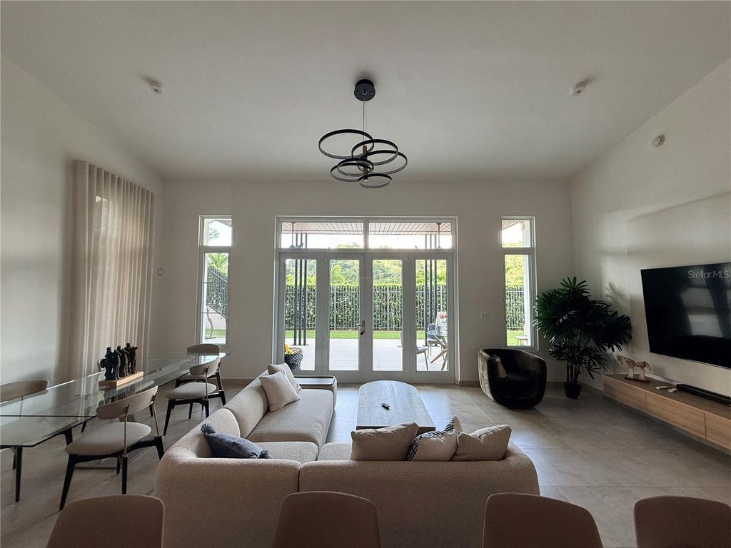Image 8 of property listing at Alambra ALAMBRA STREET 76, Guaynabo, PR 00971