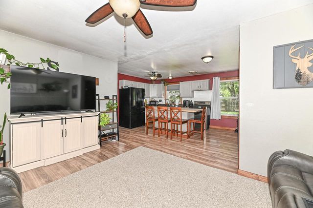 322 Woodlawn AVENUE, Burlington, WI 53105