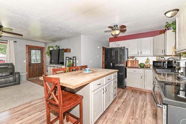 322 Woodlawn AVENUE, Burlington, WI 53105