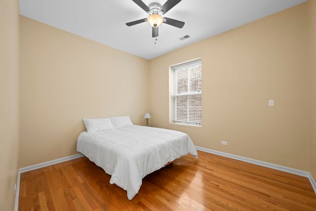 829 W Lawrence Avenue 3, Chicago, IL 60640