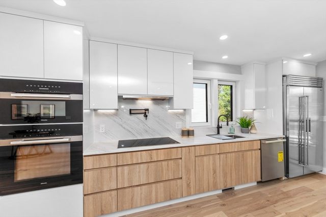 442 Lowell Ave, Newton, MA 02460