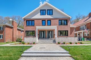 442 Lowell Ave, Newton, MA 02460