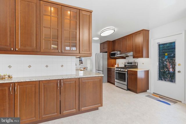 2410 DREXEL ST, Vienna, VA 22180