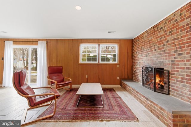 2410 DREXEL ST, Vienna, VA 22180