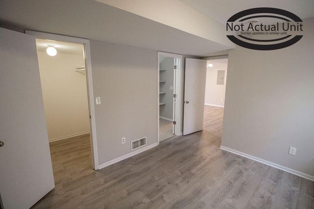 1604 CITADEL DR, Columbia, MO 65202