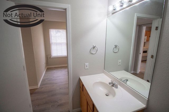 1604 CITADEL DR, Columbia, MO 65202