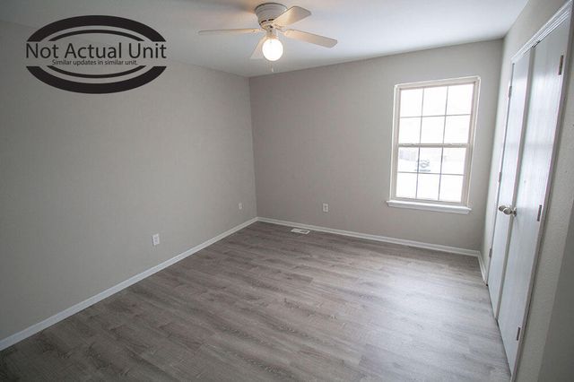 1604 CITADEL DR, Columbia, MO 65202