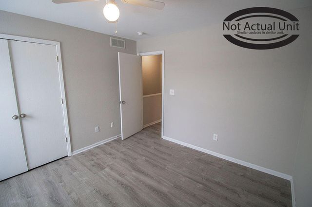 1604 CITADEL DR, Columbia, MO 65202