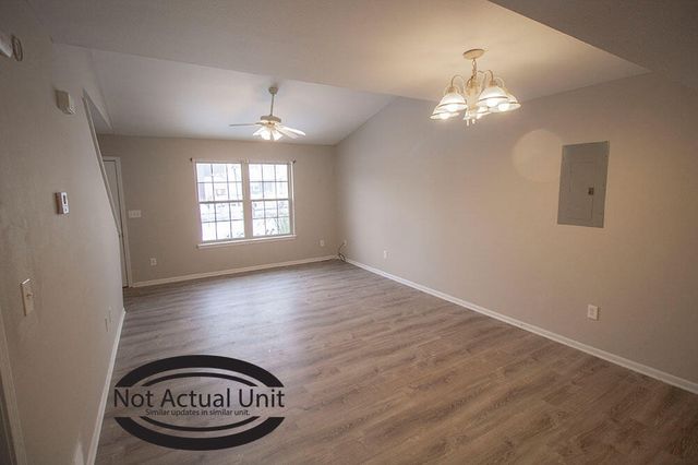 1604 CITADEL DR, Columbia, MO 65202