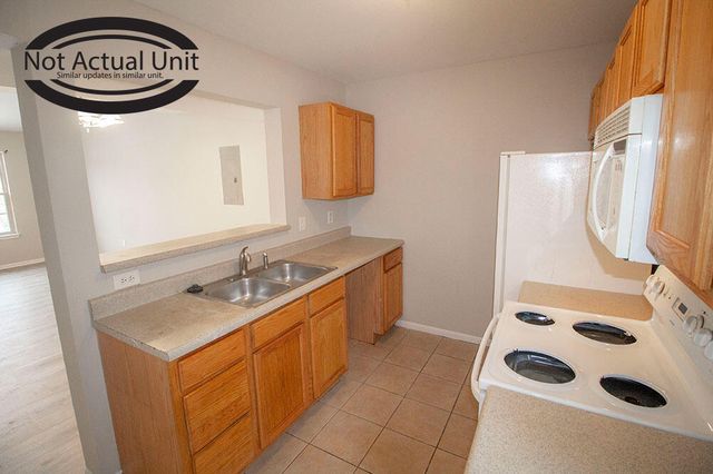 1604 CITADEL DR, Columbia, MO 65202