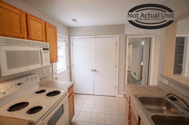 1604 CITADEL DR, Columbia, MO 65202