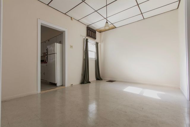 15 WILLIAMS AVE, Jc, West Bergen, NJ 07304