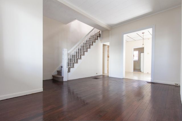 15 WILLIAMS AVE, Jc, West Bergen, NJ 07304