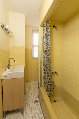 15 WILLIAMS AVE, Jc, West Bergen, NJ 07304