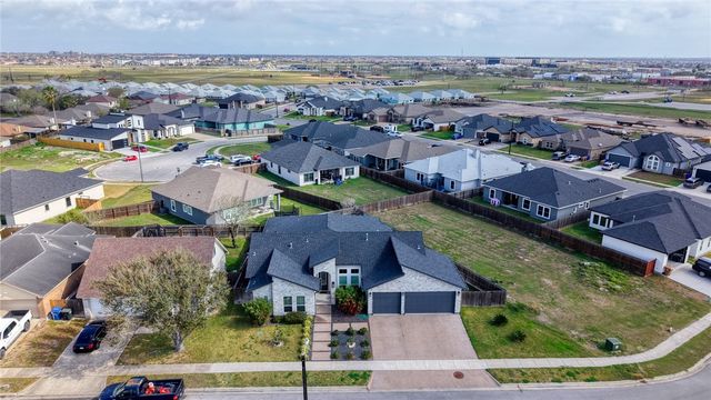 6826 Northwind Dr, Corpus Christi, TX 78414