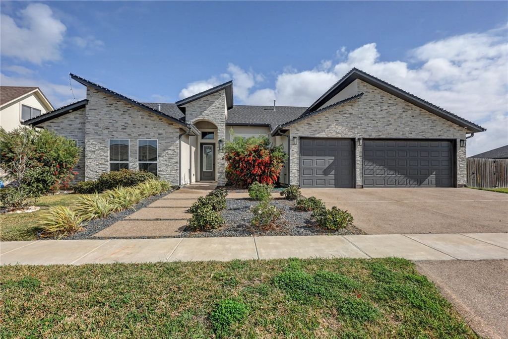 6826 Northwind Dr, Corpus Christi, TX 78414