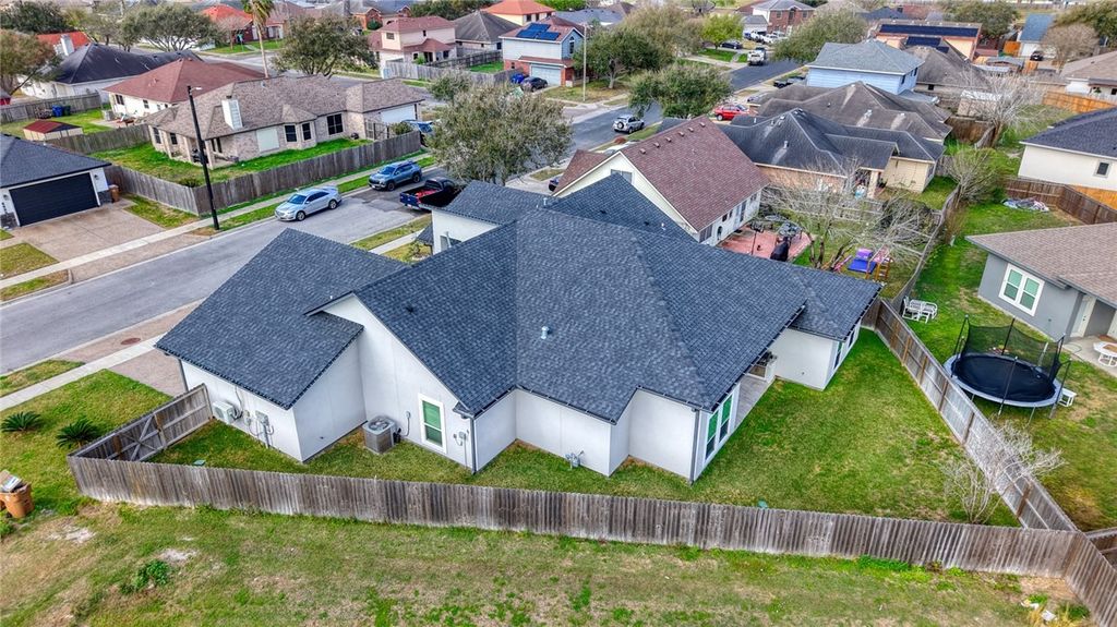 6826 Northwind Dr, Corpus Christi, TX 78414 — photo 2