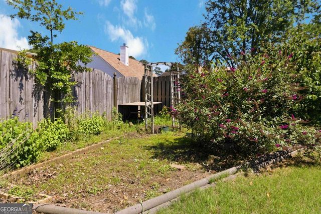 512 Stoneland Place, Lawrenceville, GA 30046