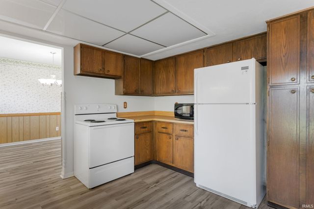 412 E Hively Avenue, Elkhart, IN 46517