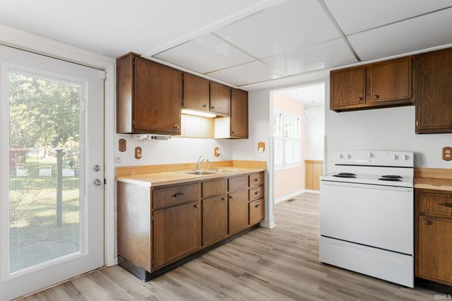 412 E Hively Avenue, Elkhart, IN 46517