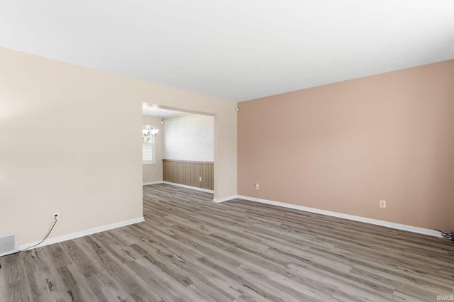 412 E Hively Avenue, Elkhart, IN 46517