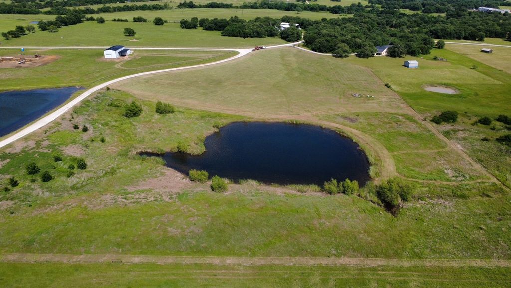 524 Jrc Road, Gainesville, TX 76240