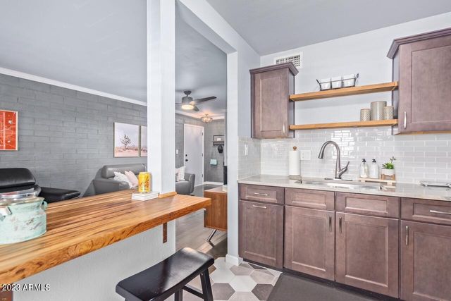 2532 W berridge Lane e204, Phoenix, AZ 85017