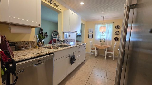 1707 SW 19TH Court, Boynton Beach, FL 33426