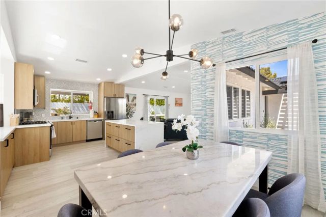 3030 E Vincentia, Palm Springs, CA 92262