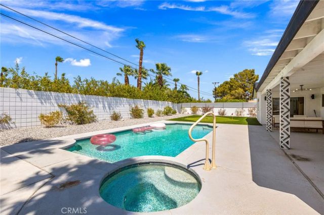 3030 E Vincentia, Palm Springs, CA 92262