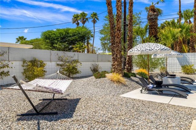 3030 E Vincentia, Palm Springs, CA 92262