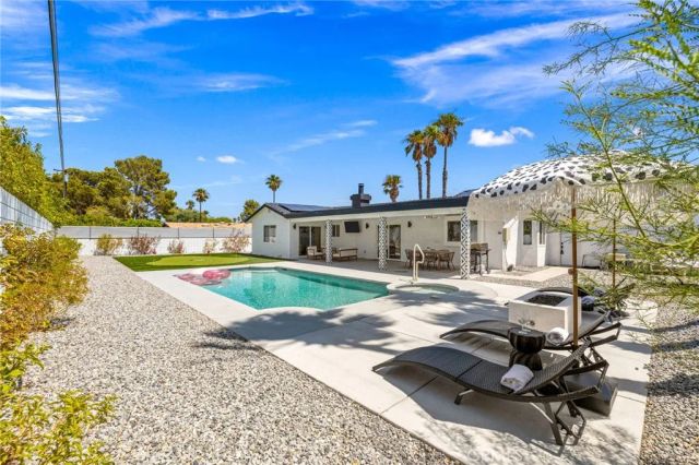 3030 E Vincentia, Palm Springs, CA 92262