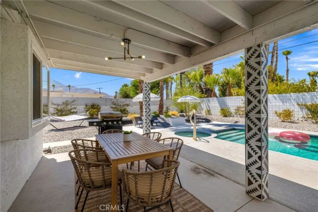3030 E Vincentia, Palm Springs, CA 92262