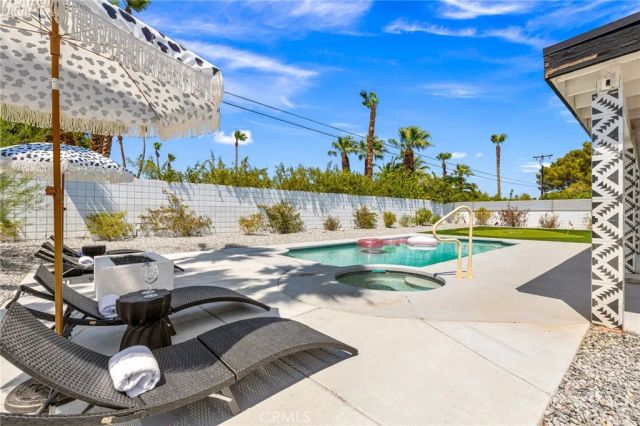 3030 E Vincentia, Palm Springs, CA 92262