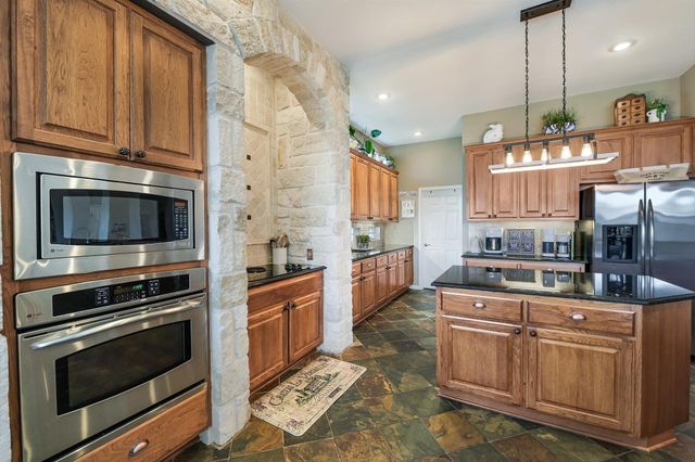 108 High Plains TRL, Spicewood, TX 78669