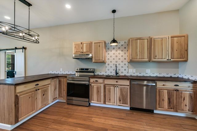 108 High Plains TRL, Spicewood, TX 78669