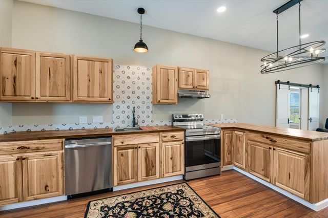 108 High Plains TRL, Spicewood, TX 78669