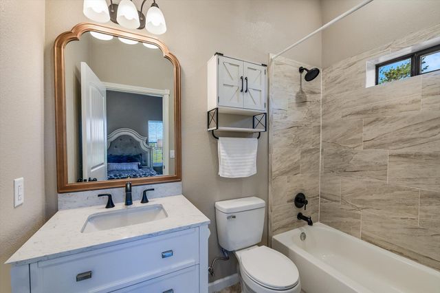 108 High Plains TRL, Spicewood, TX 78669