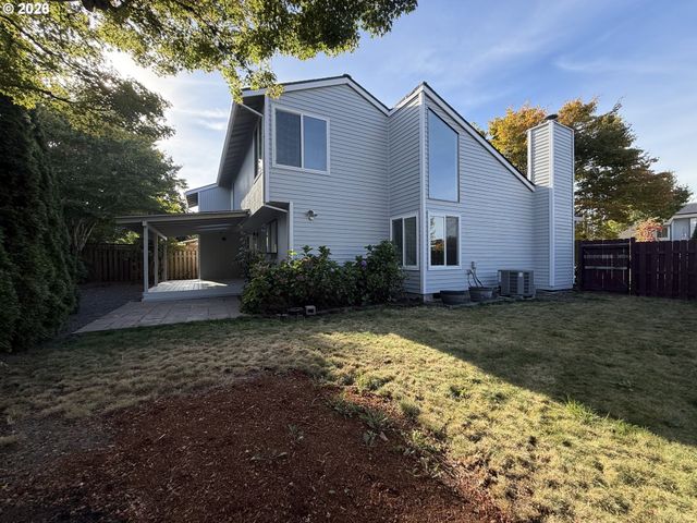 5810 Nw LANDING Dr, Portland, OR 97229