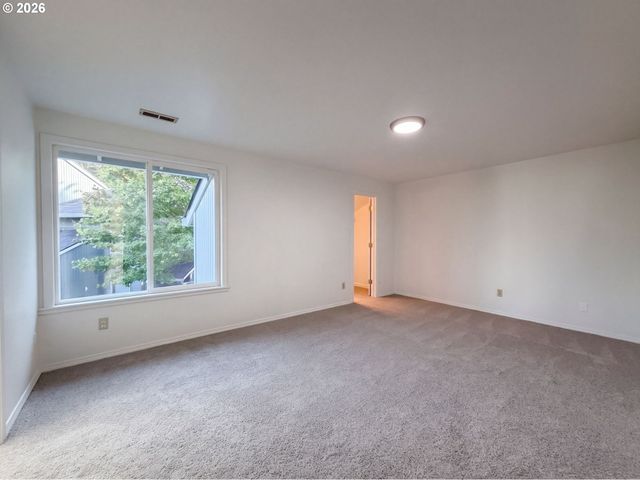 5810 Nw LANDING Dr, Portland, OR 97229