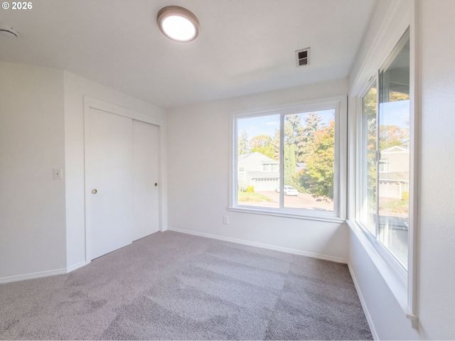 5810 Nw LANDING Dr, Portland, OR 97229