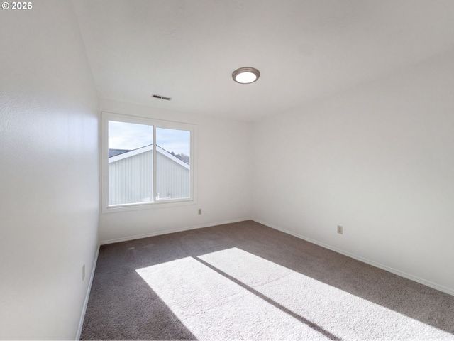 5810 Nw LANDING Dr, Portland, OR 97229