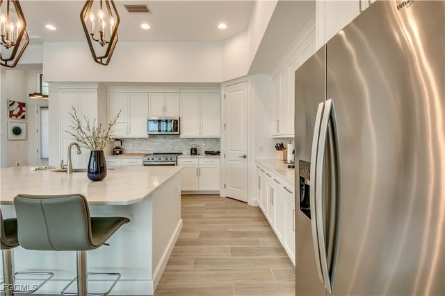 1732 SE 40th TER, Cape Coral, FL 33904