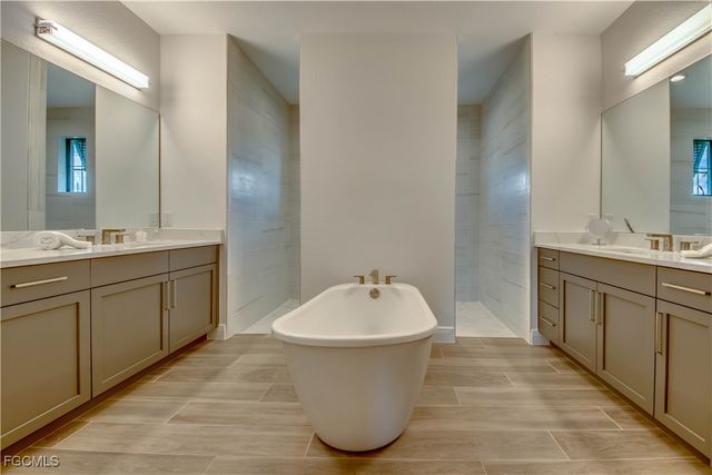 1732 SE 40th TER, Cape Coral, FL 33904