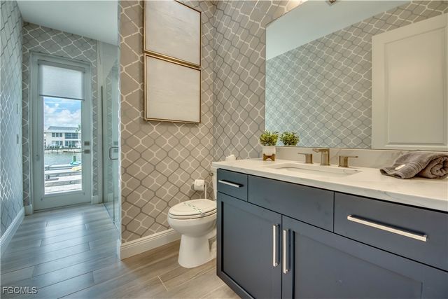 1732 SE 40th TER, Cape Coral, FL 33904