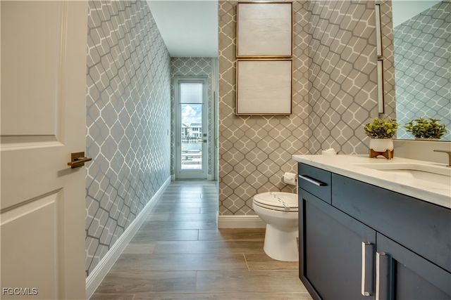 1732 SE 40th TER, Cape Coral, FL 33904