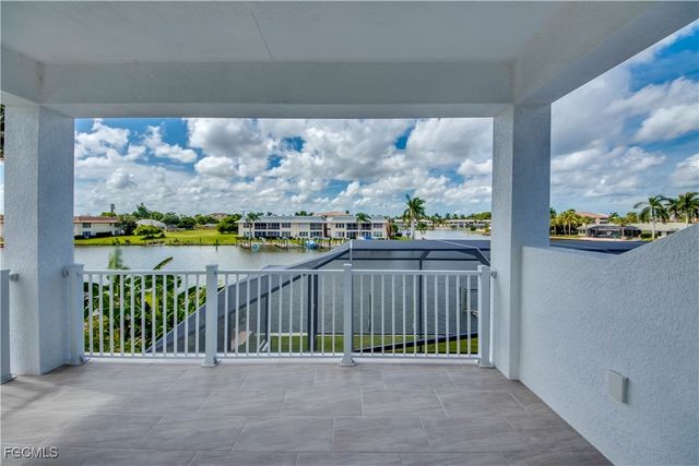 1732 SE 40th TER, Cape Coral, FL 33904